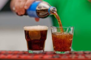 bicchieri di coca trucco bibite sempre frizzanti