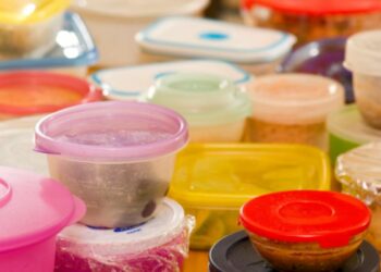 Come igienizzare contenitori di plastica