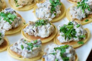 Mousse salata: tartine e bruschette diventano sfiziosissime
