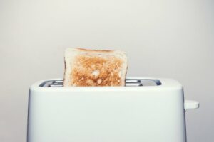Trucco per tostare più fette di pancarrè in una volta