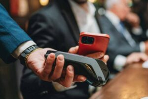 chi paga il conto secondo il galateo ricette.com