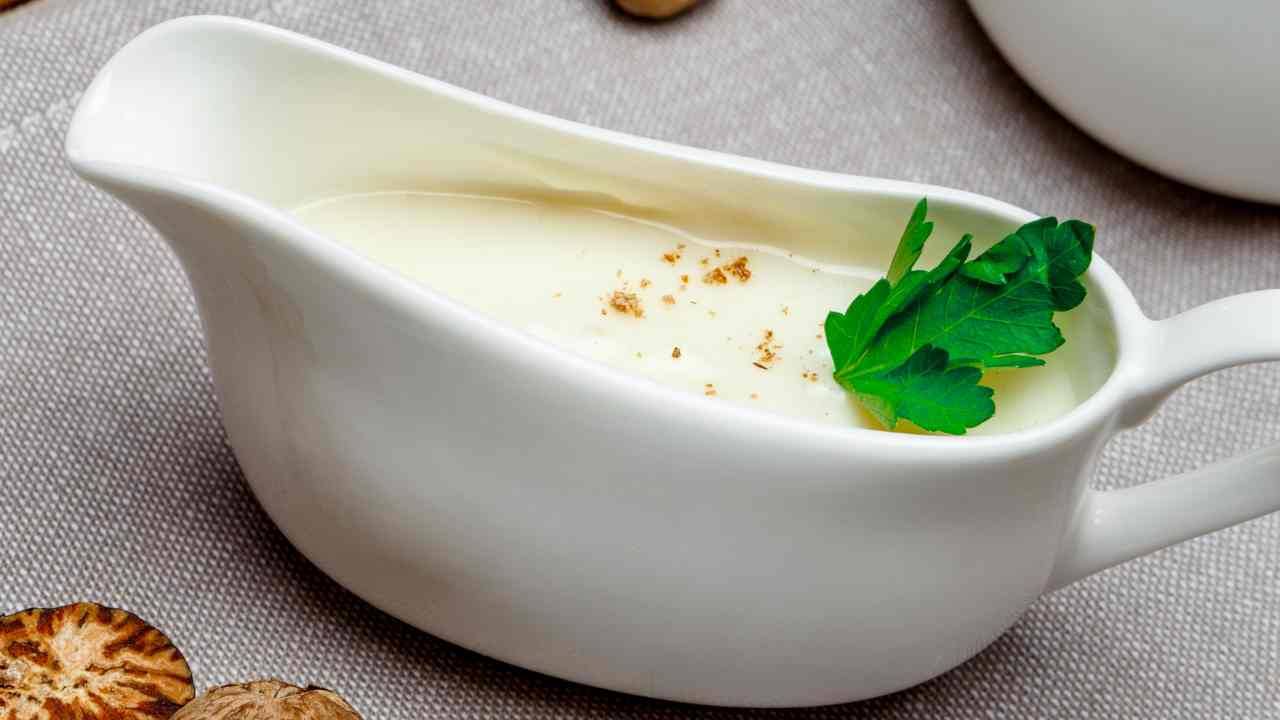 Besciamella ricetta classica e variante senza burro, questa si mangia pure a dieta