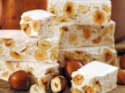 Torrone bianco fatto in casa ricetta originale facile ricette.com