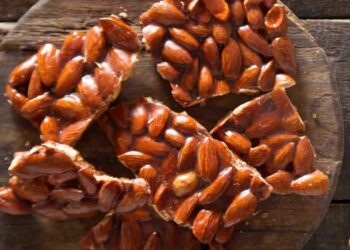 torrone croccante alle mandorle facile ricette.com