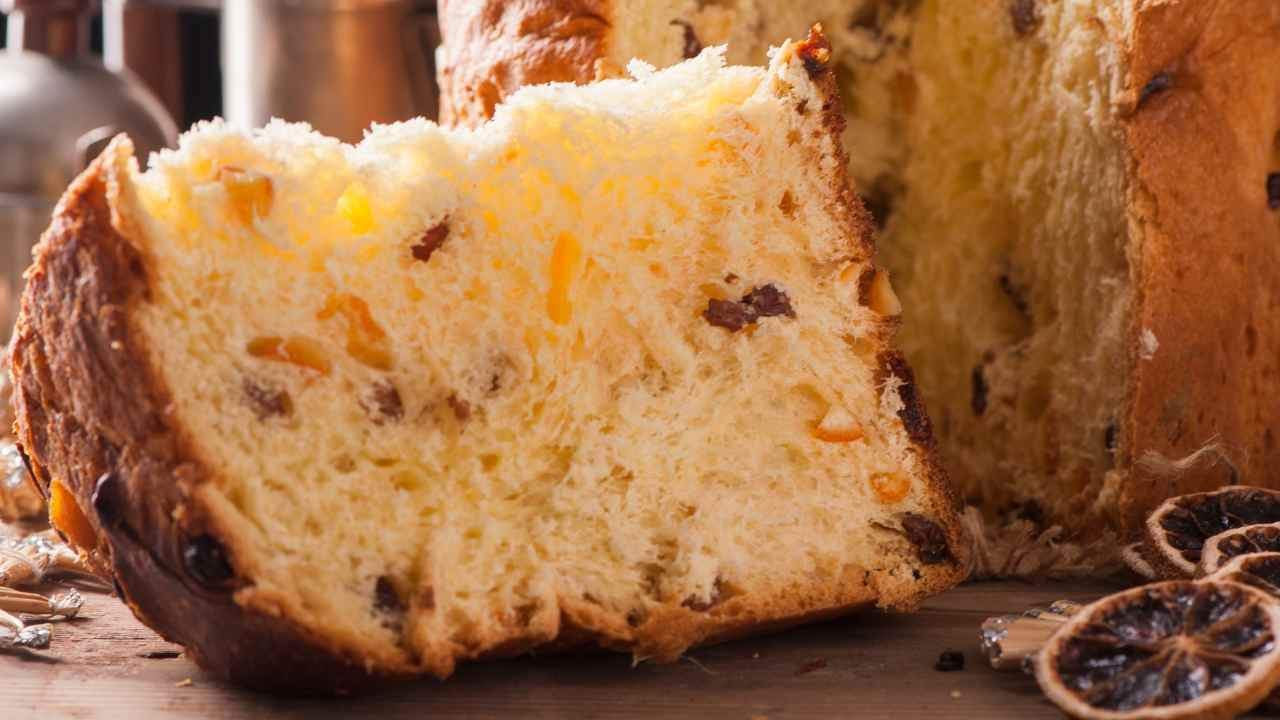 Panettone classico soffice senza lievitazione, puoi farlo anche ora e stasera lo mangi pure