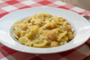 pasta e ceci cremosa napoletana ricetta originale ricette.com