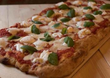 pizza in teglia croccante ricette.com