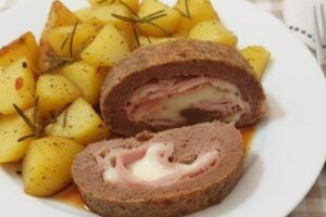 polpettone ripieno sugoso e morbidissimo ricette.com