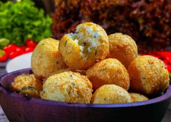 scodella con polpette di baccalà