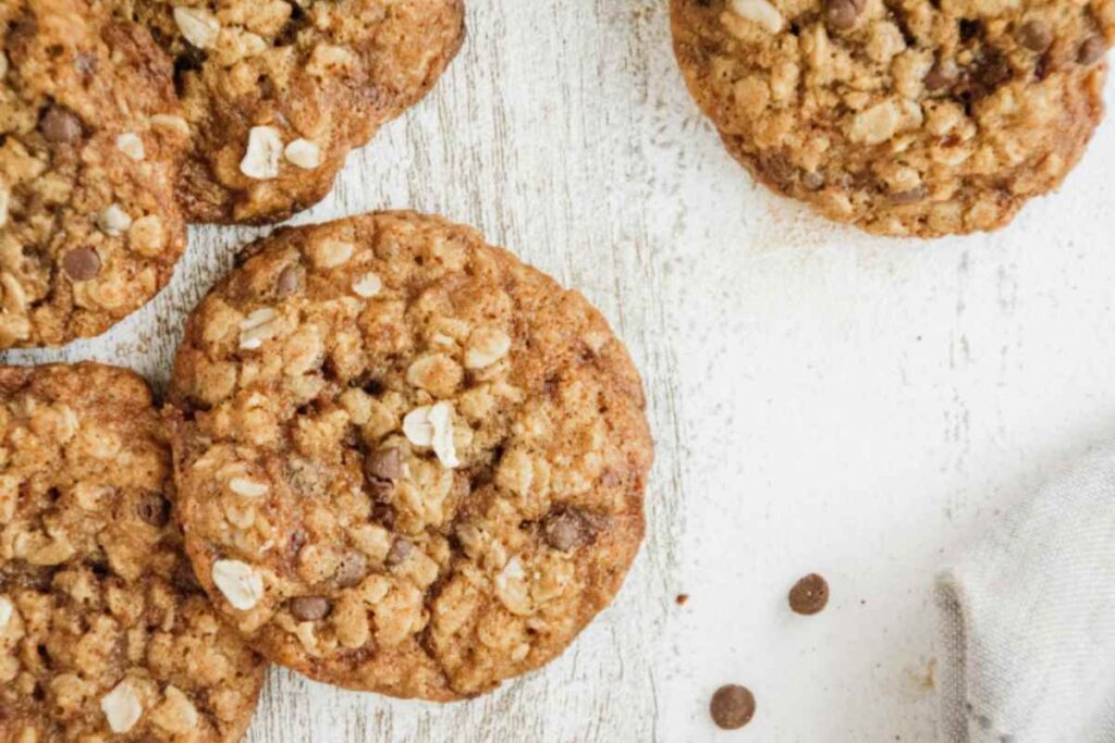 biscotti leggeri biscotti croccanti con fiocchi d'avena e gocce di cioccolato