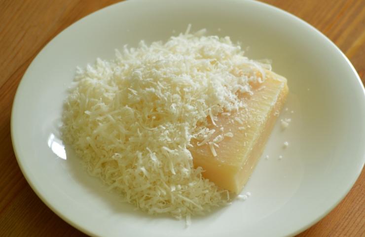 Trasferite in forno e cuocete a 180 gradi per circa 35/40 minuti, fino ad ottenere una gratinatura dorata. Serviteli subito, in tutta la loro cremosa e filante bontà!