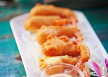 piatto con gamberi in pastella