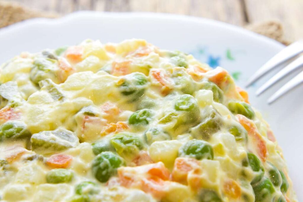 insalata russa piatto di insalata russa
