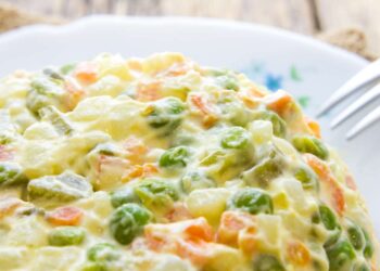 piatto di insalata russa