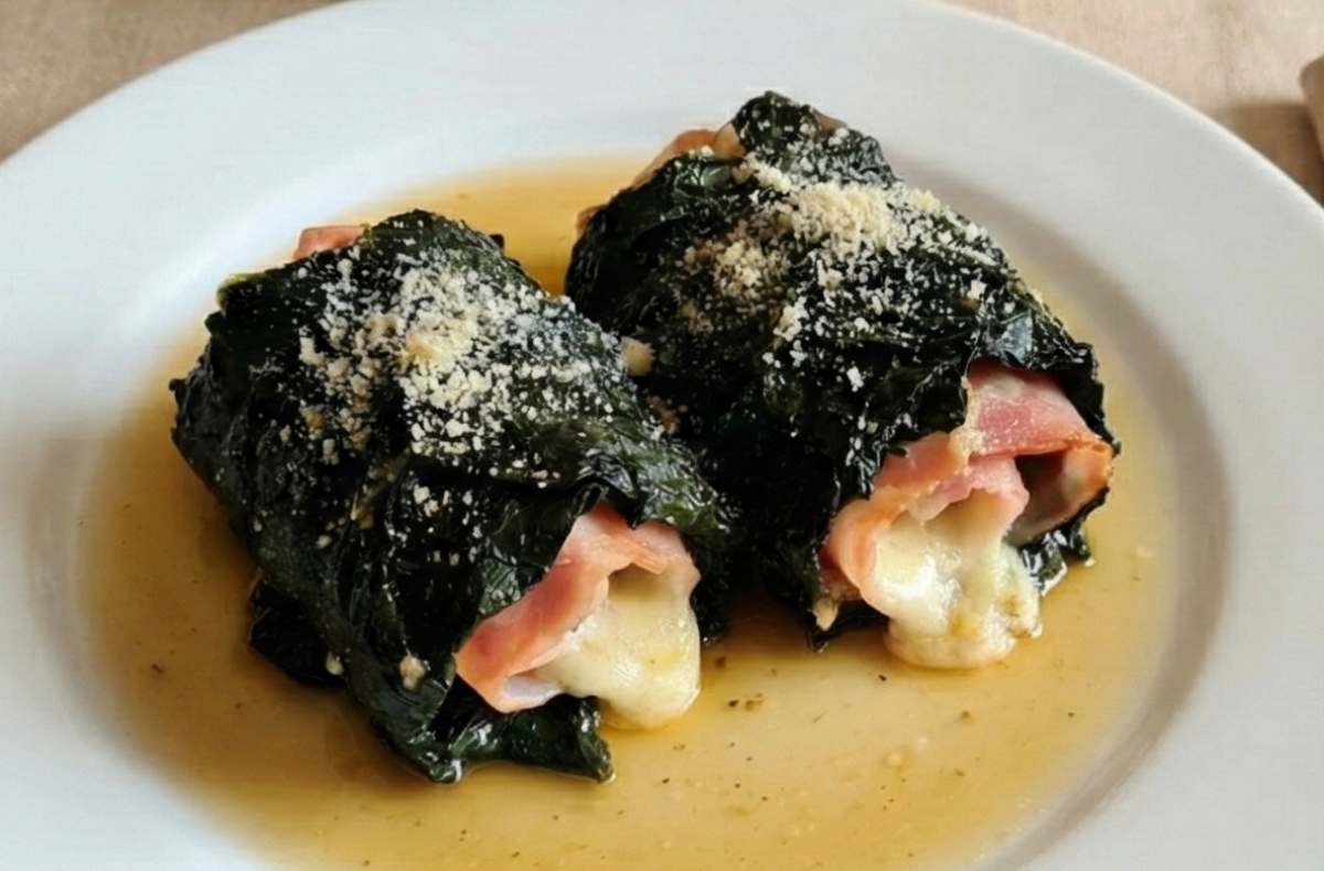 Gli involtini con la verza mi hanno stufato, quelli con il cavolo nero sono un’altra storia: filanti da morire
