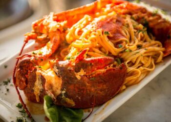 piatto di linguine all'astice