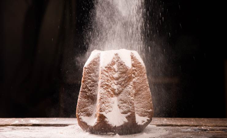 pandoro con zucchero a velo