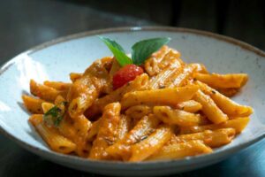 pasta pomodoro cremosa piatto di pasta cremoso con pomodoro e panna