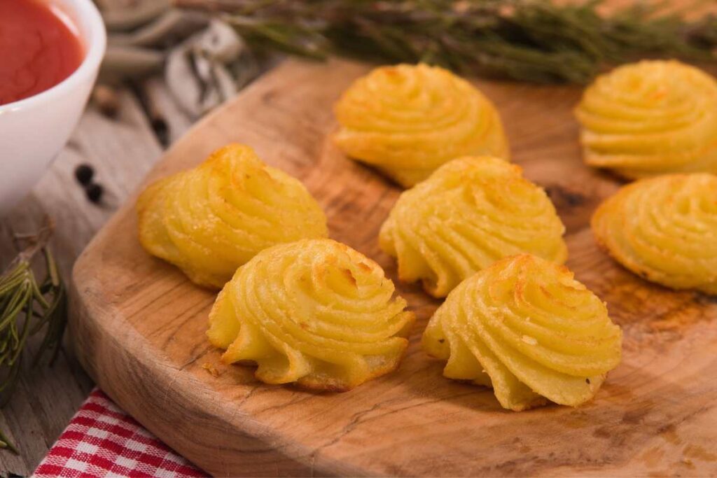 patate duchessa su tagliere