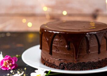 torta al cioccolato con glassa