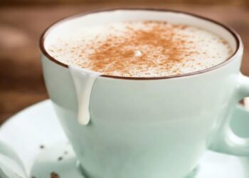 cioccolata calda bianca con cannella