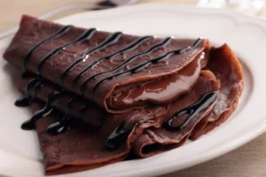crepes al cacao con ripieno di cioccolato
