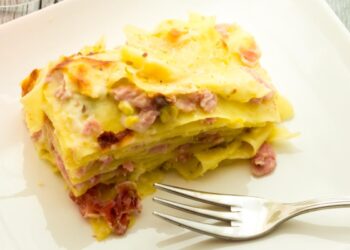 lasagna al pistacchio con speck
