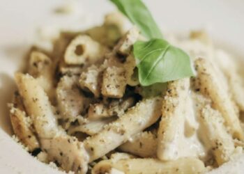 piatto di pasta alla cenere