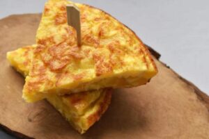 patate uova frittata pezzi di frittata di patate