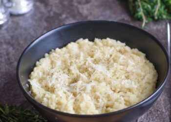 piatto di risotto cacio e pepe