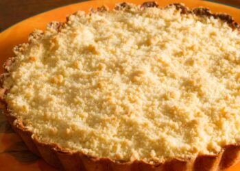 torta sbriciolata di biscotti