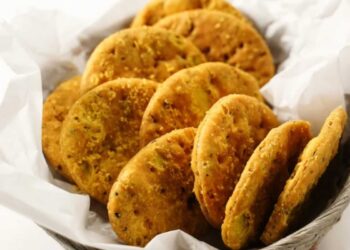 biscotti salati in ciotola