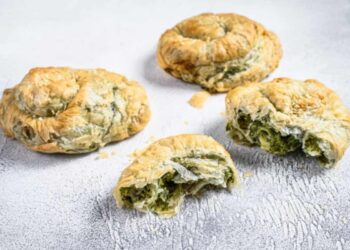 bombette di pasta sfoglia ripiene di spinaci