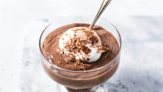 mousse al cioccolato in coppa