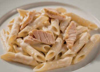 piatto di pasta con tonno e philadelphia