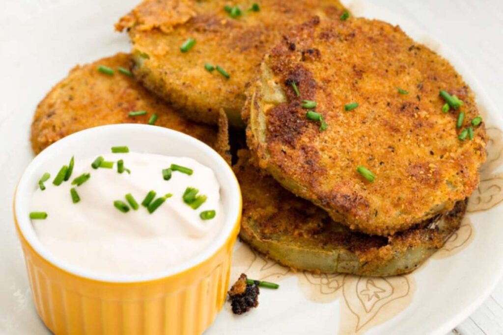 pomodori fritti su tagliere