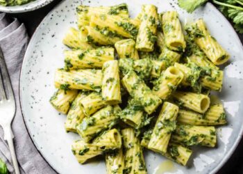 pasta con avocado cremosa