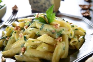 pasta con gorgonzola e noci