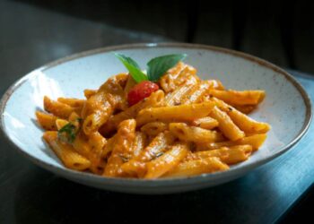 penne cremose pomodoro e burrata