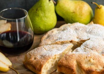 torta di pere con zucchero a velo