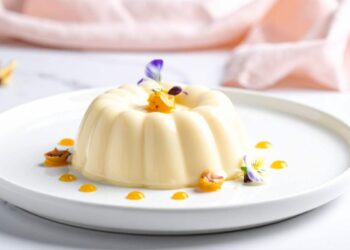 piatto con budino alla vaniglia