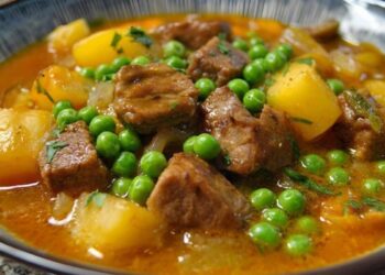 spezzatino tenero con patate e piselli