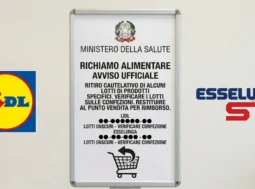 Documento ufficiale del Ministero della Salute intitolato Richiamo Alimentare Avviso Ufficiale, con i loghi di Lidl ed Esselunga ai lati e i dati sensibili dei lotti oscurati.